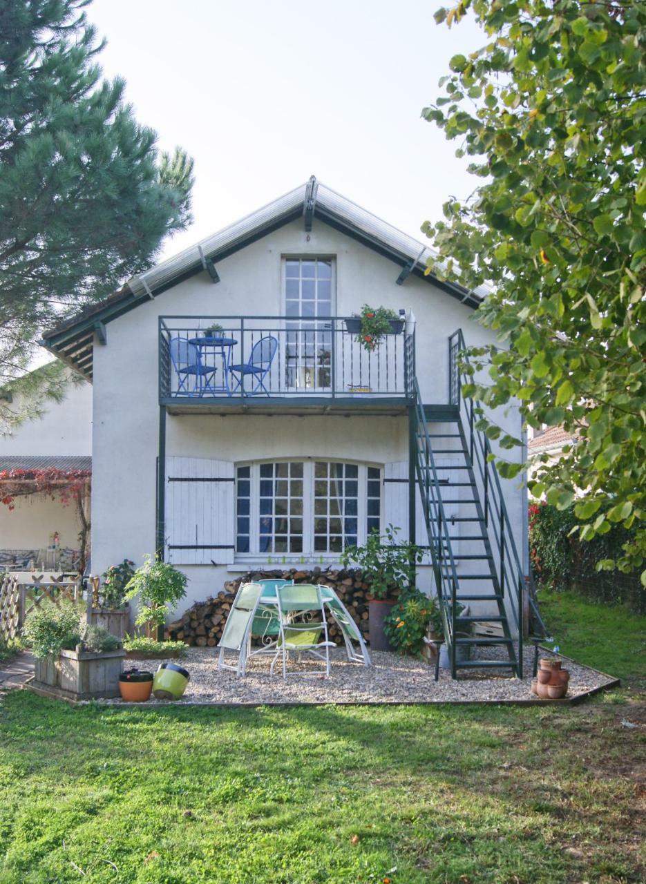 Le Grenier De Louisette Bed & Breakfast Libourne Eksteriør bilde