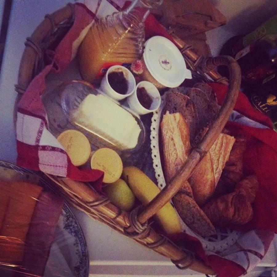 Le Grenier De Louisette Bed & Breakfast Libourne Eksteriør bilde